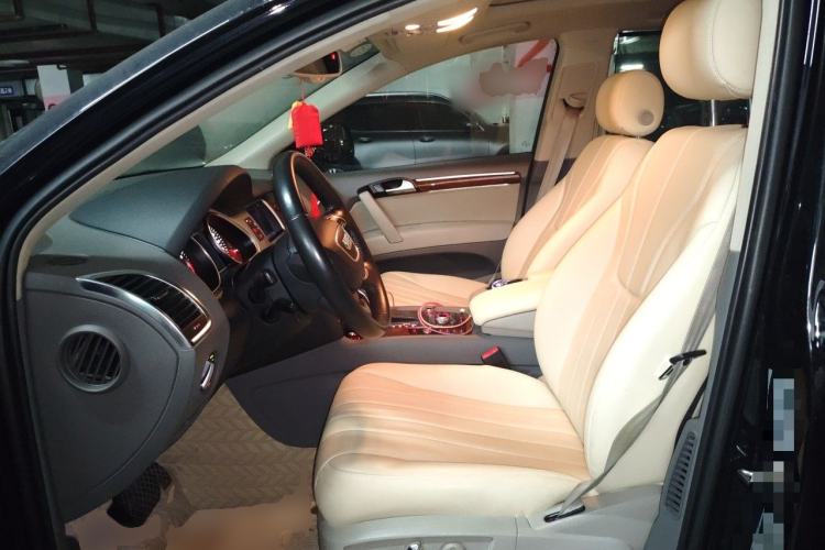 Used Audi Q7 2013 35 TFSI Ambition Edition Left Front Seat