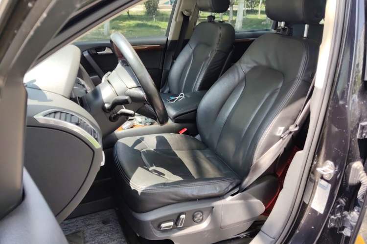 Used Audi Q7 2013 35 TFSI Technology Edition Left Front Seat