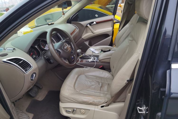 Used Audi Q7 2013 35 TFSI Ambition Edition Left Front Seat