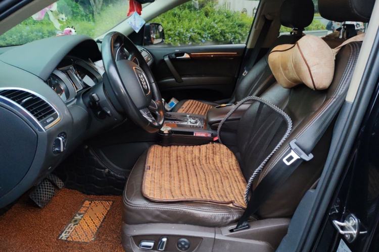 Used Audi Q7  Left Front Seat