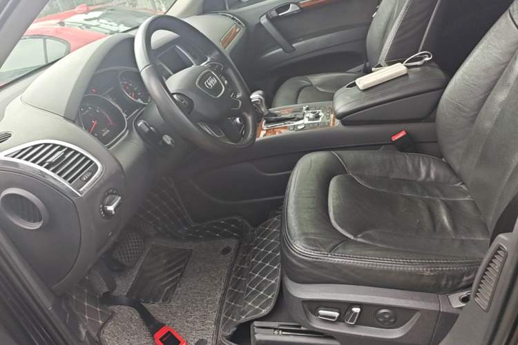 Used Audi Q7 2013 35 TFSI Ambition Edition Left Front Seat