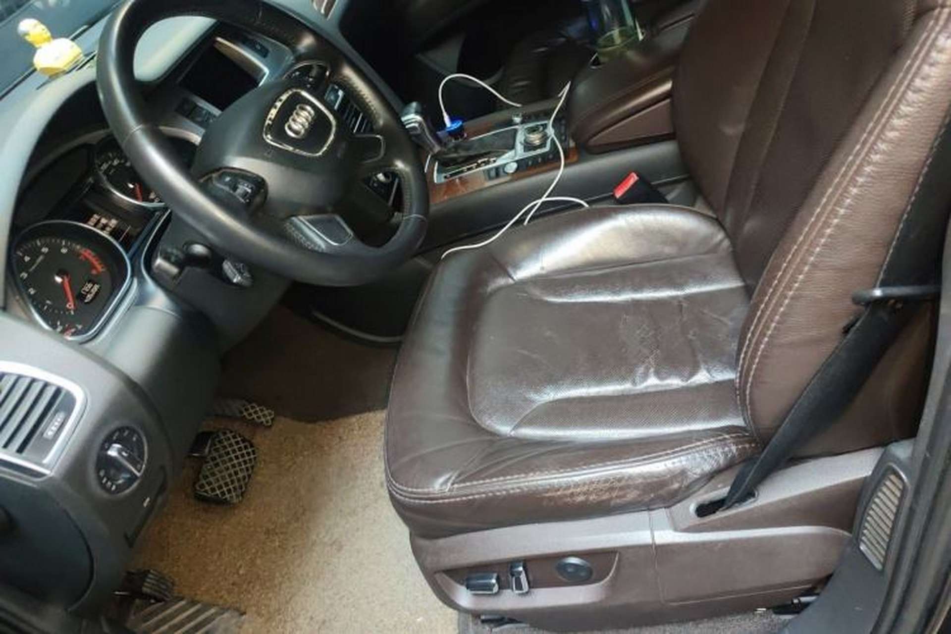 Used Audi Q7 2013 35 TFSI Ambition Edition Left Front Seat