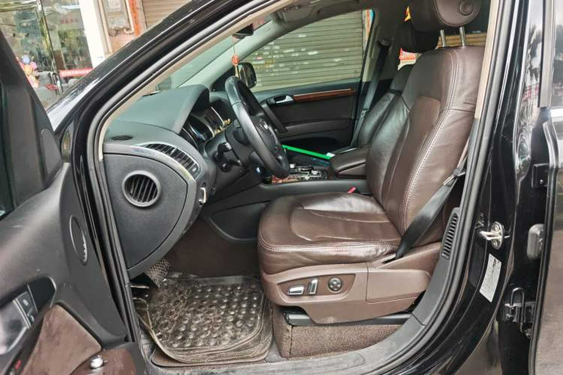 Used Audi Q7 2013 35 TFSI Ambition Edition Left Front Seat