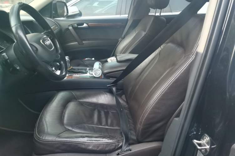 Used Audi Q7 2013 35 TDI Leading Model Left Front Seat