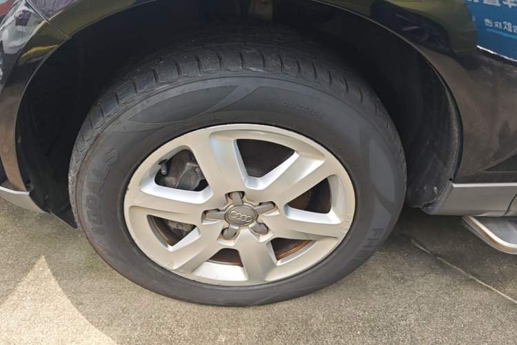 Used Audi Q7 2013 35 TFSI Ambition Edition Left Front Wheel Hub