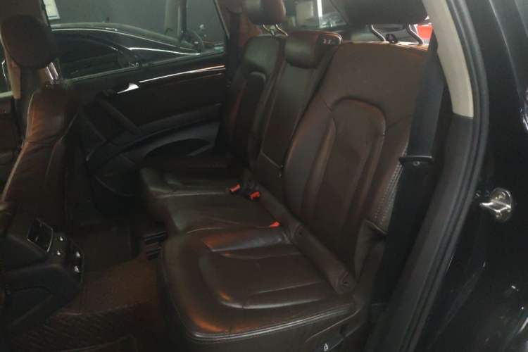 Used Audi Q7 2013 35 TFSI Technology Edition Left Rear Seat