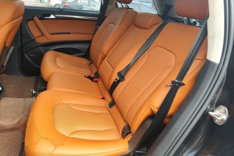 Used Audi Q7 2013 35 TDI Exclusive Edition Left Rear Seat