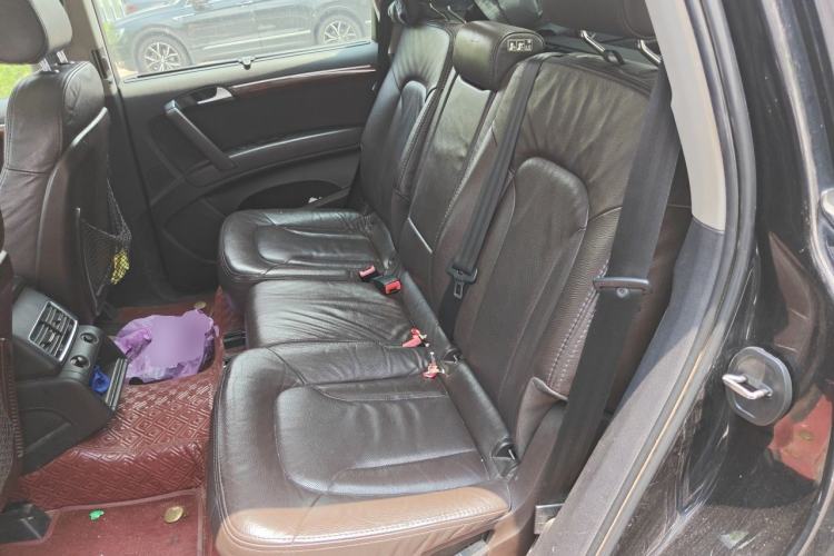 Used Audi Q7 2013 35 TFSI Ambition Edition Left Rear Seat