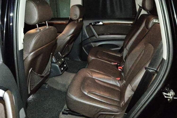 Used Audi Q7 2013 35 TFSI Technology Edition Left Rear Seat