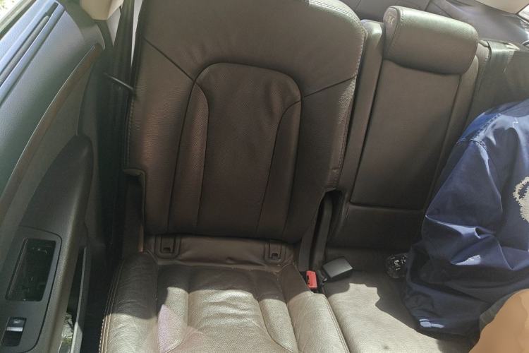 Used Audi Q7 2013 35 TFSI Ambition Edition Left Rear Seat