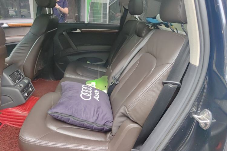 Used Audi Q7 2013 35 TFSI Technology Edition Left Rear Seat