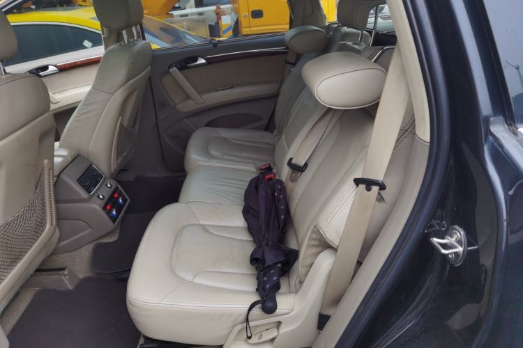 Used Audi Q7 2013 35 TFSI Ambition Edition Left Rear Seat