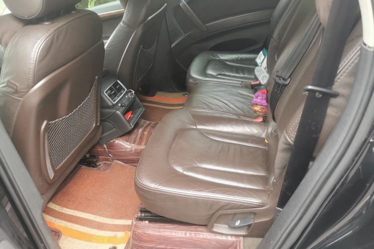 Used Audi Q7 2013 35 TFSI Ambition Edition Left Rear Seat