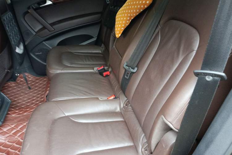 Used Audi Q7 2013 35 TFSI Technology Edition Left Rear Seat