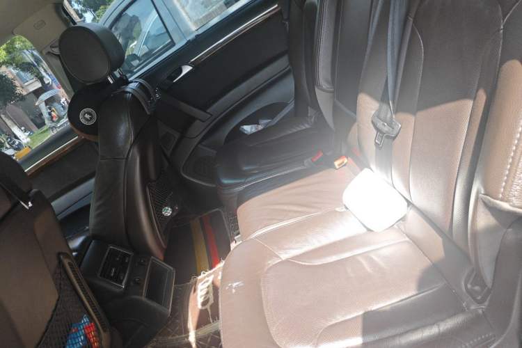 Used Audi Q7 2013 35 TFSI Ambition Edition Left Rear Seat