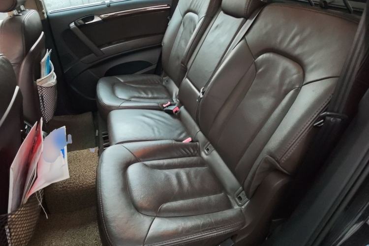 Used Audi Q7 2013 35 TFSI Ambition Edition Left Rear Seat
