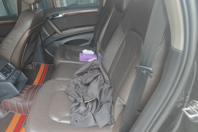 Used Audi Q7 2013 35 TFSI Ambition Edition Left Rear Seat