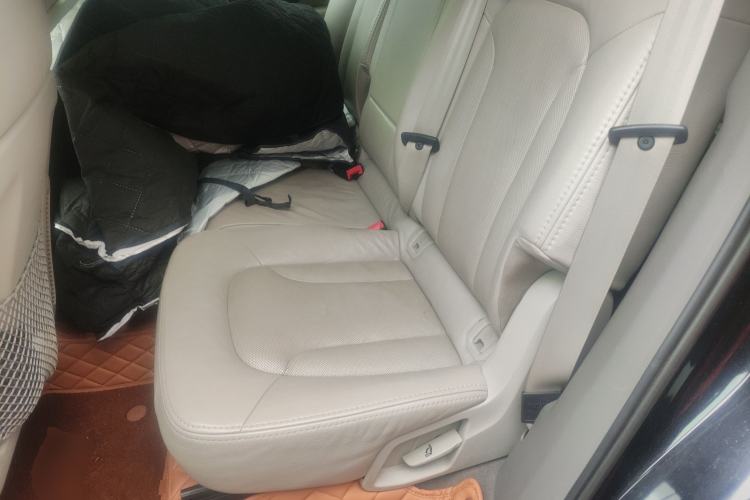 Used Audi Q7 2013 35 TFSI Comfort Model Left Rear Seat