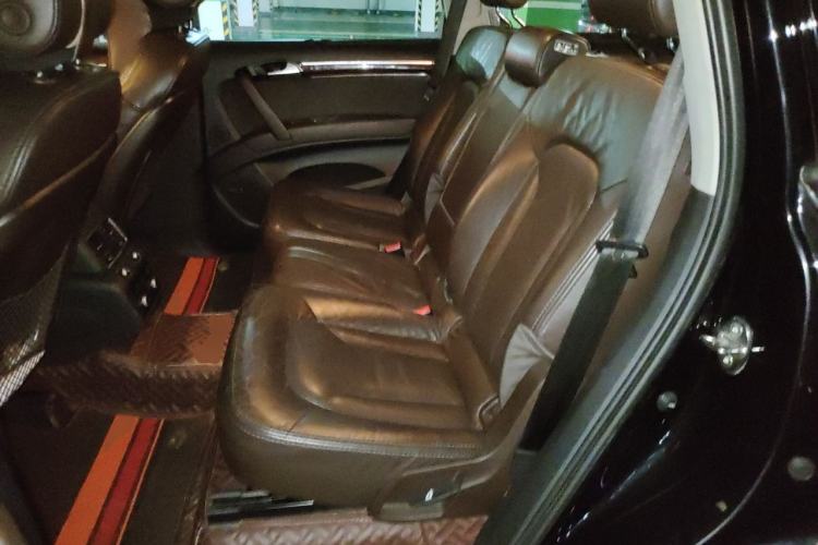 Used Audi Q7 2013 35 TFSI Comfort Model Left Rear Seat