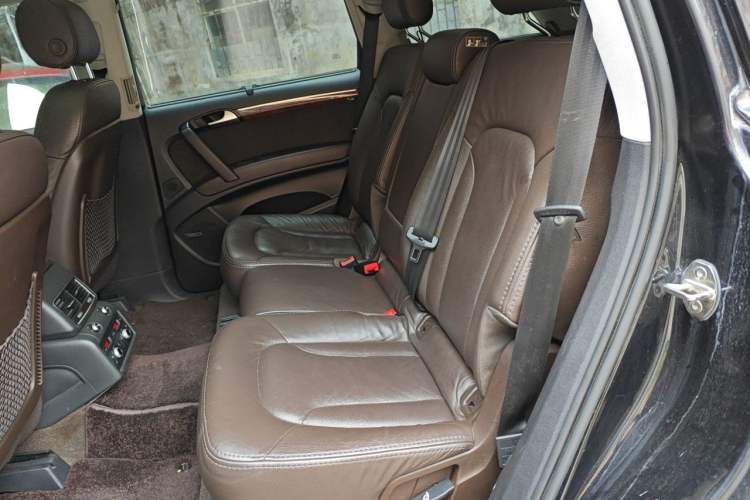 Used Audi Q7 2013 35 TFSI Technology Edition Left Rear Seat