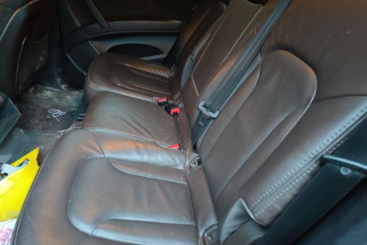 Used Audi Q7 2013 35 TFSI Ambition Edition Left Rear Seat