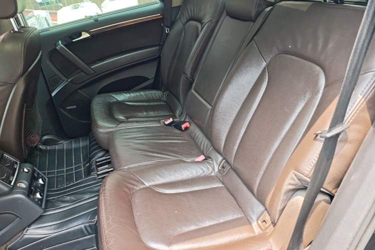 Used Audi Q7 2013 35 TFSI Technology Edition Left Rear Seat