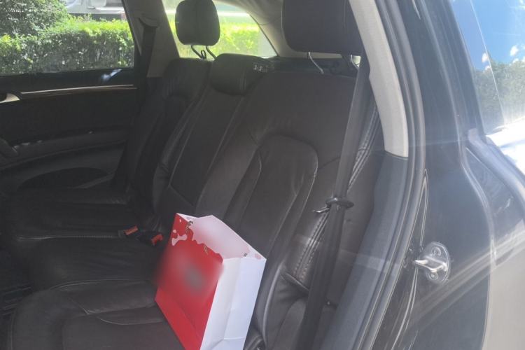 Used Audi Q7 2013 35 TFSI Ambition Edition Left Rear Seat
