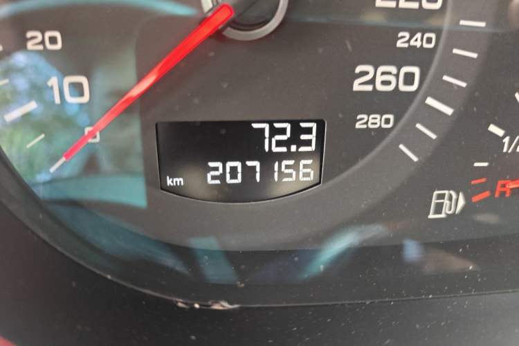 Used Audi Q7 2013 35 TFSI Ambition Edition Odometer Close Up
