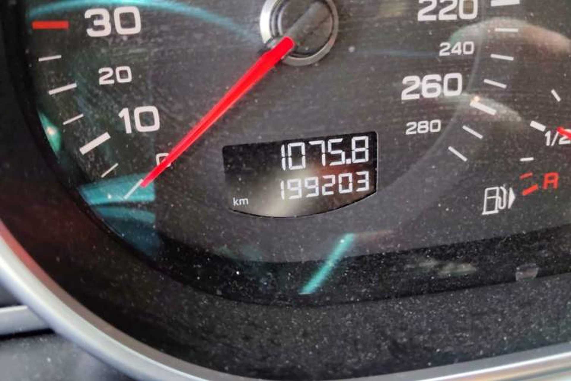 Used Audi Q7 2013 35 TFSI Technology Edition Odometer Close Up