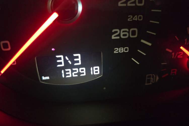 Used Audi Q7  Odometer Close Up