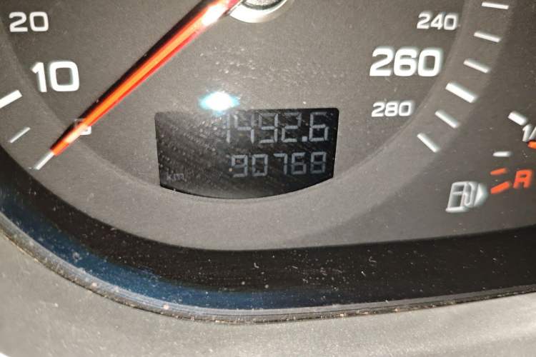 Used Audi Q7 2013 35 TFSI Ambition Edition Odometer Close Up
