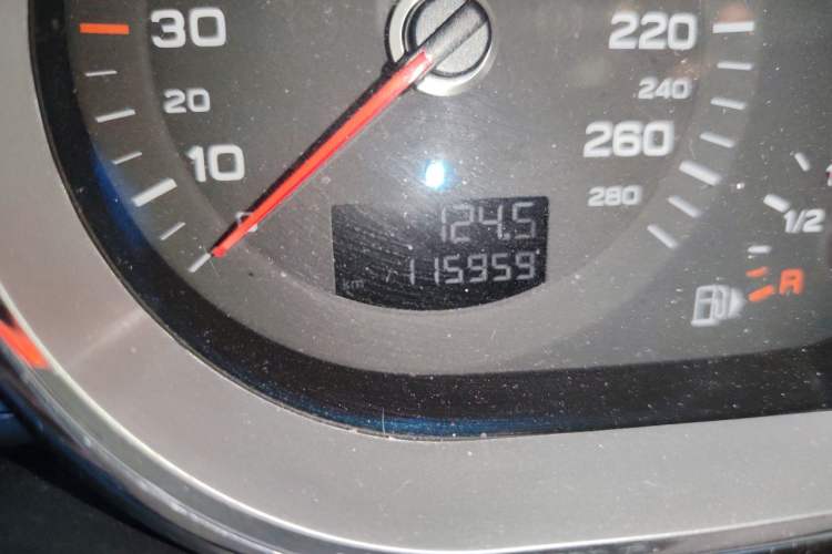 Used Audi Q7  Odometer Close Up