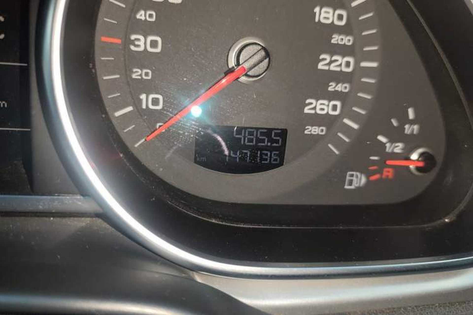 Used Audi Q7 2013 35 TFSI Ambition Edition Odometer Close Up