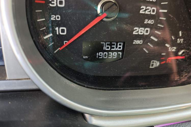 Used Audi Q7 2013 35 TFSI Ambition Edition Odometer Close Up