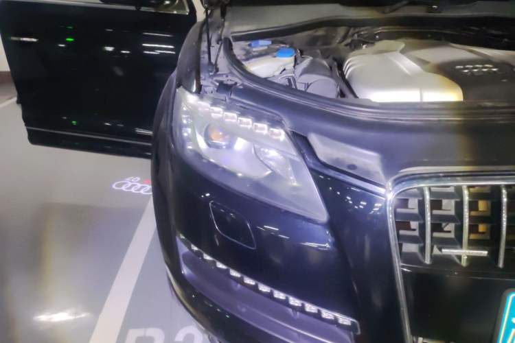 Used Audi Q7 2013 35 TDI Leading Model Right Front Headlight