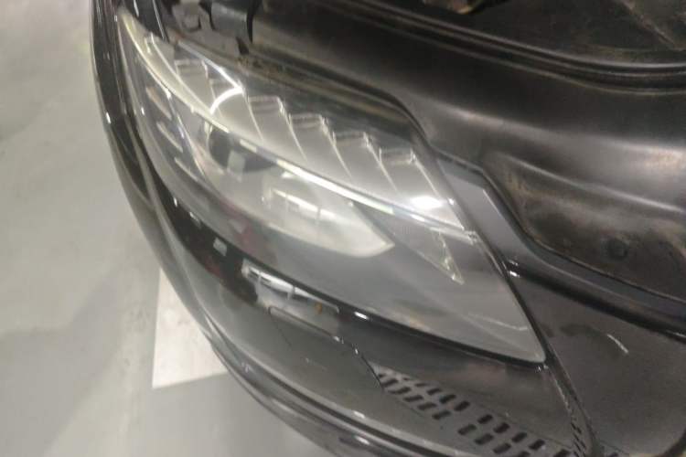 Used Audi Q7 2013 35 TFSI Technology Edition Right Front Headlight