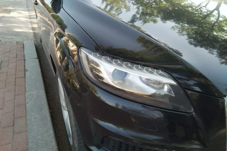 Used Audi Q7 2013 35 TDI Leading Model Right Front Headlight