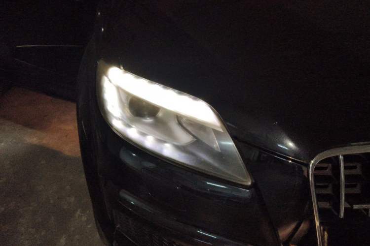Used Audi Q7 2013 35 TFSI Technology Edition Right Front Headlight