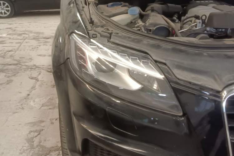 Used Audi Q7 2013 35 TFSI Technology Edition Right Front Headlight