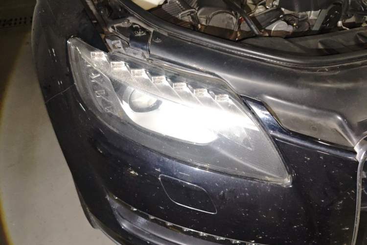 Used Audi Q7 2013 35 TFSI Ambition Edition Right Front Headlight
