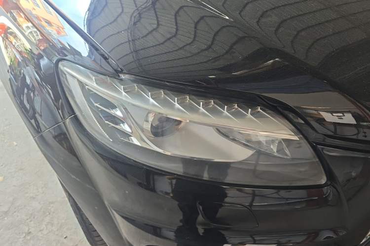 Used Audi Q7  Right Front Headlight