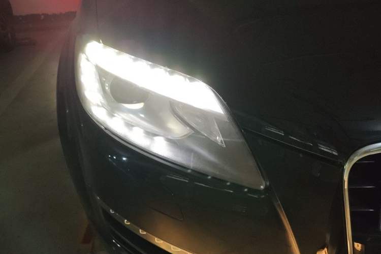 Used Audi Q7 2013 35 TFSI Ambition Edition Right Front Headlight