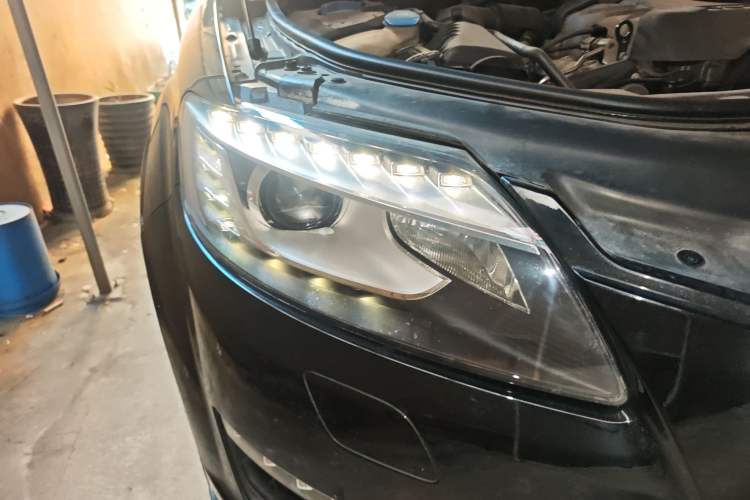 Used Audi Q7 2013 35 TFSI Ambition Edition Right Front Headlight