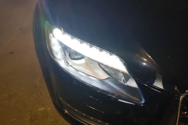 Used Audi Q7 2013 35 TFSI Ambition Edition Right Front Headlight