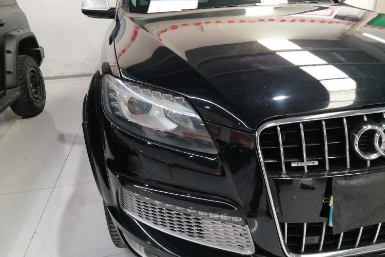 Used Audi Q7 2013 35 TDI Leading Model Right Front Headlight