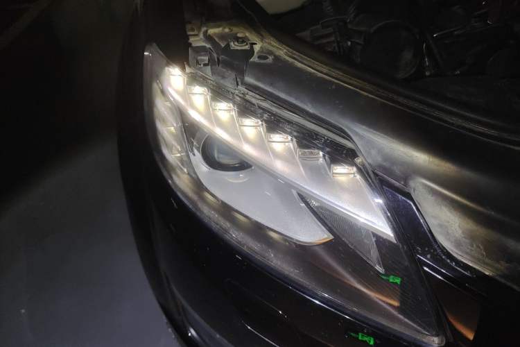 Used Audi Q7 2013 35 TFSI Ambition Edition Right Front Headlight