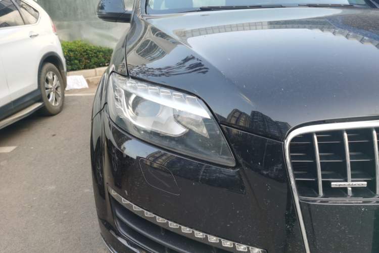 Used Audi Q7 2013 35 TDI Leading Model Right Front Headlight