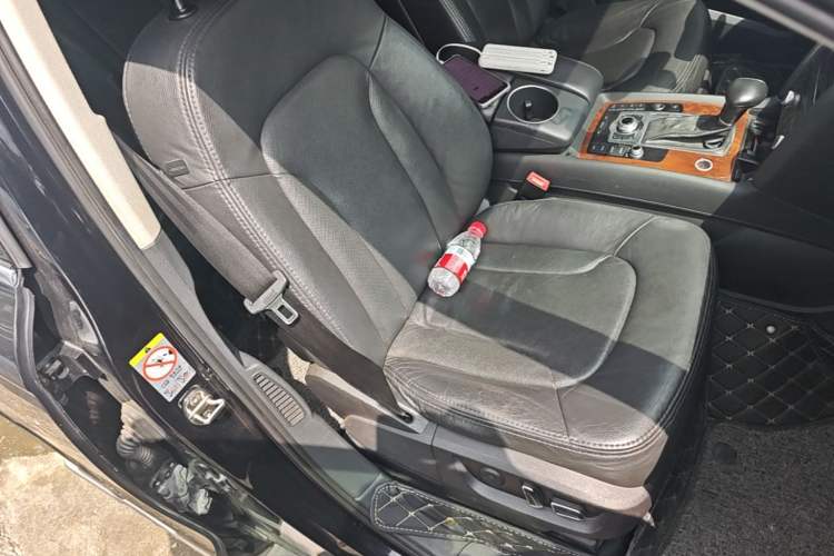 Used Audi Q7 2013 35 TFSI Ambition Edition Right Front Seat
