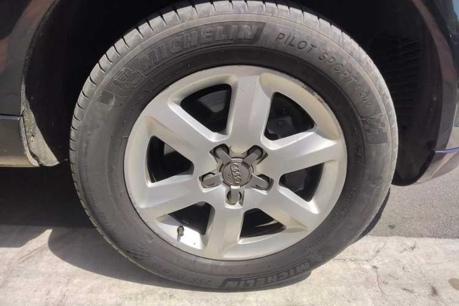 Used Audi Q7 2013 35 TFSI Ambition Edition Right Front Wheel Hub