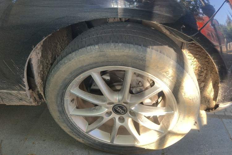 Used Audi Q7 2013 35 TFSI Ambition Edition Right Front Wheel Hub